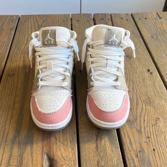 Jordan 1 Mid SE - Pastel Vivid Green Grind (GS) - Picture 10 of 13